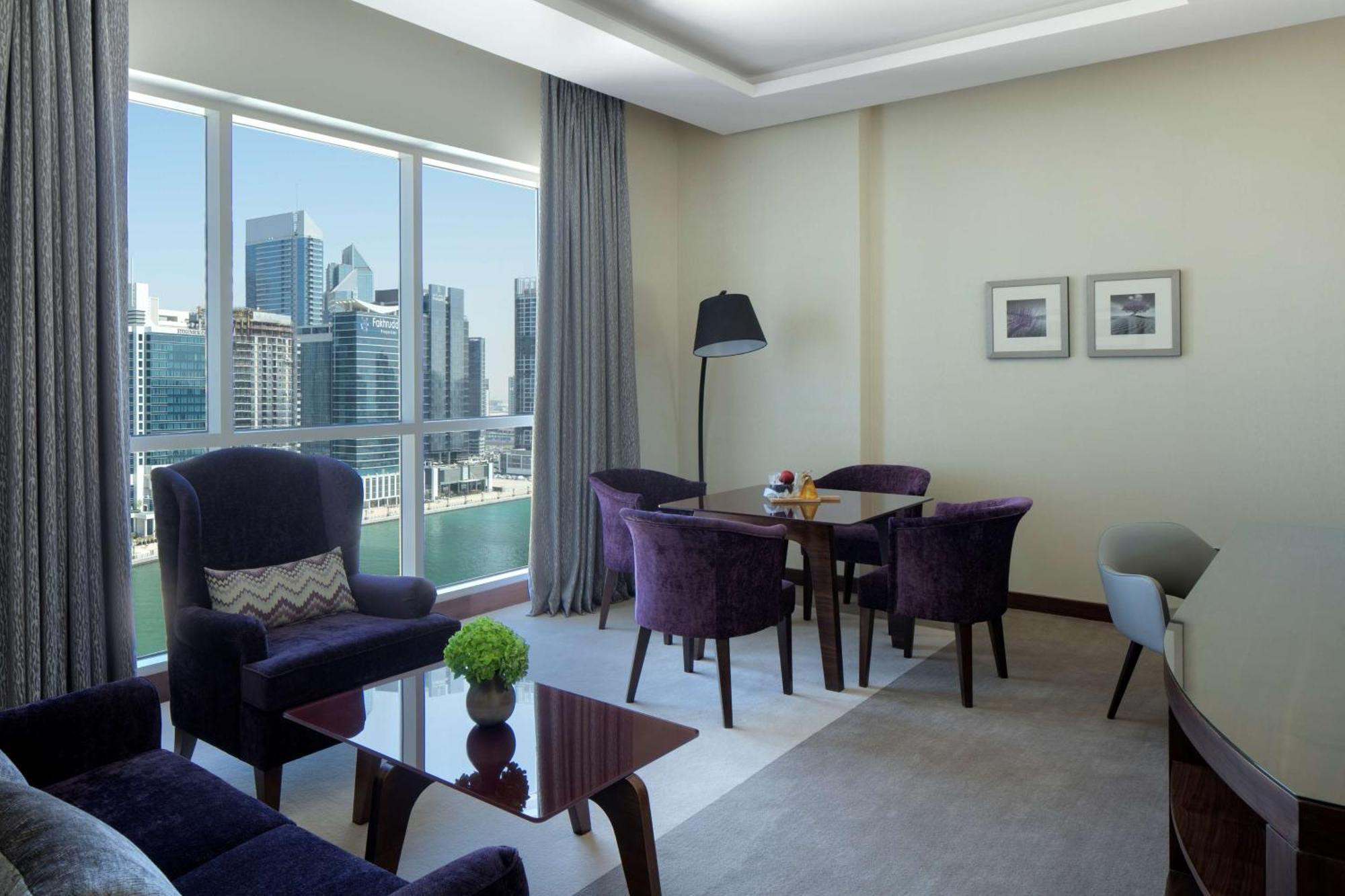 Radisson Blu Hotel, Dubai Waterfront Zewnętrze zdjęcie A room at Jumeirah Jumeirah