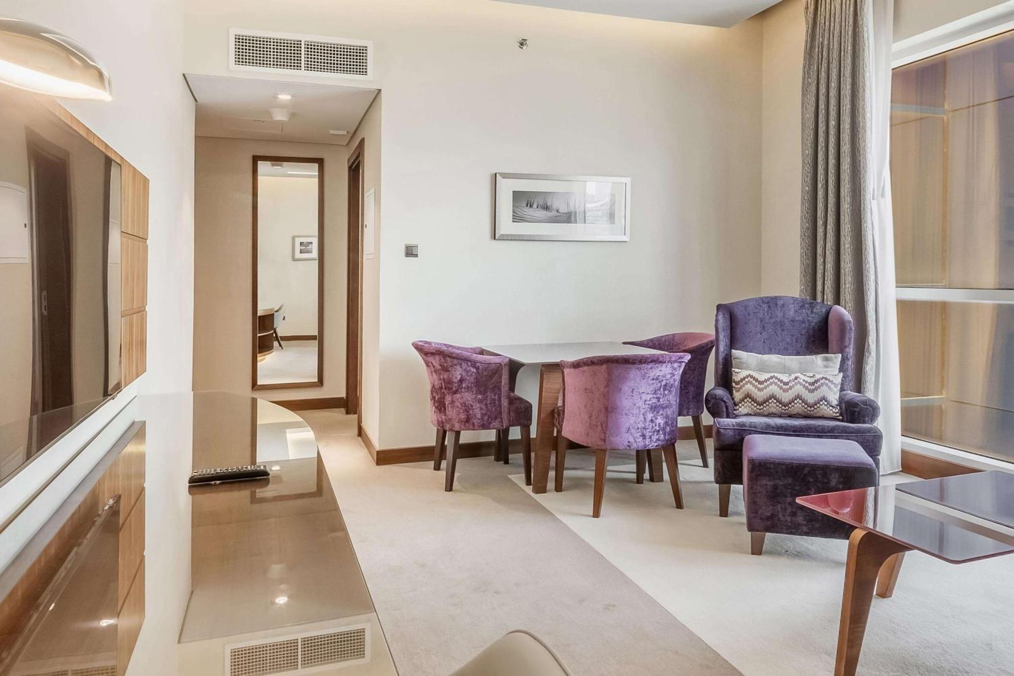 Radisson Blu Hotel, Dubai Waterfront Zewnętrze zdjęcie